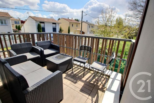 Appartement T2 à louer - 2 pièces - 46.4 m2 - LE HAILLAN - 33 - AQUITAINE - Century 21 A.C.O.