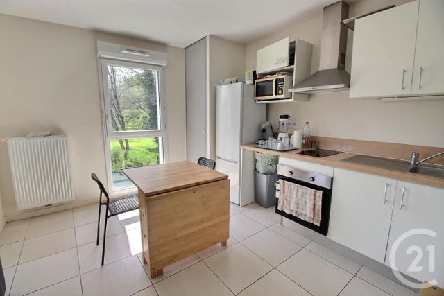 Appartement T2 à louer - 2 pièces - 46.4 m2 - LE HAILLAN - 33 - AQUITAINE - Century 21 A.C.O.