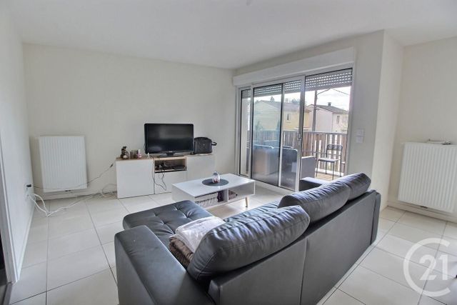 Appartement T2 à louer - 2 pièces - 46.4 m2 - LE HAILLAN - 33 - AQUITAINE - Century 21 A.C.O.