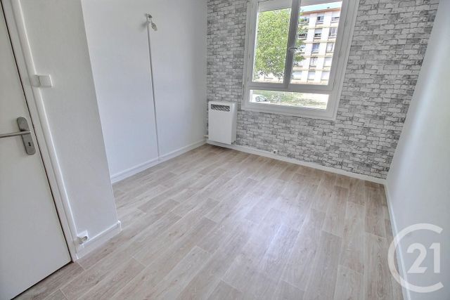 Appartement F3 à louer - 3 pièces - 50.83 m2 - PESSAC - 33 - AQUITAINE - Century 21 A.C.O.