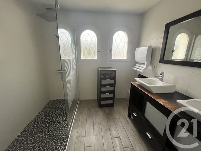 maison à louer - 5 pièces - 154.12 m2 - ST JEAN D ILLAC - 33 - AQUITAINE - Century 21 A.C.O.