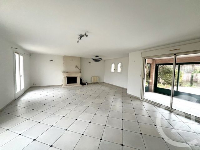 Maison à louer ST JEAN D ILLAC