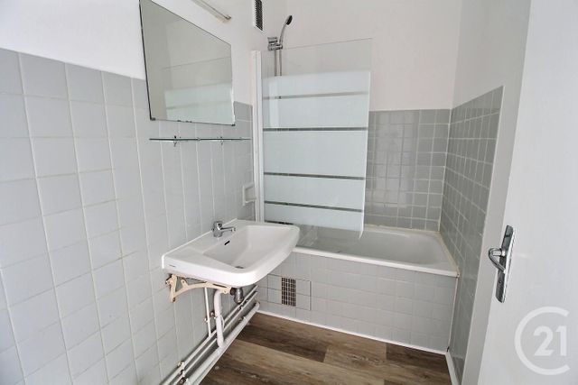 Appartement T3 à louer - 3 pièces - 57.4 m2 - PESSAC - 33 - AQUITAINE - Century 21 A.C.O.