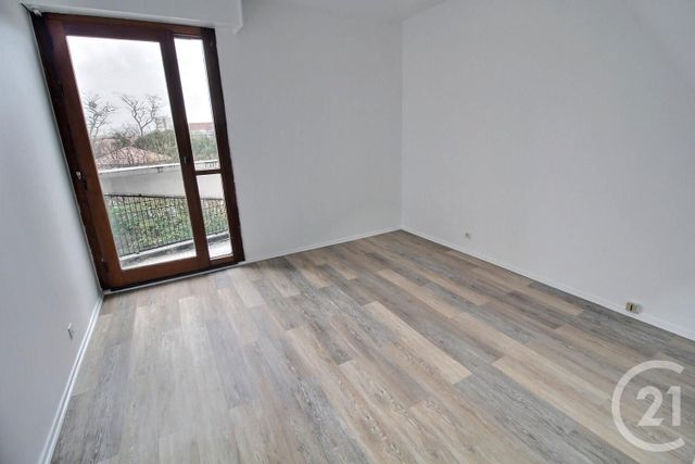 Appartement T3 à louer - 3 pièces - 57.4 m2 - PESSAC - 33 - AQUITAINE - Century 21 A.C.O.