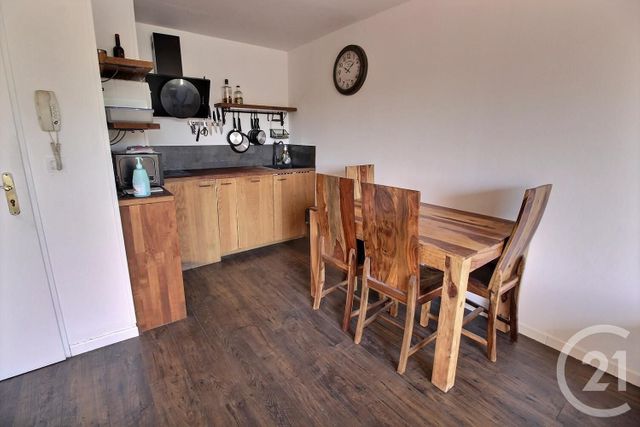 Appartement T2 à louer - 2 pièces - 45.73 m2 - PESSAC - 33 - AQUITAINE - Century 21 A.C.O.