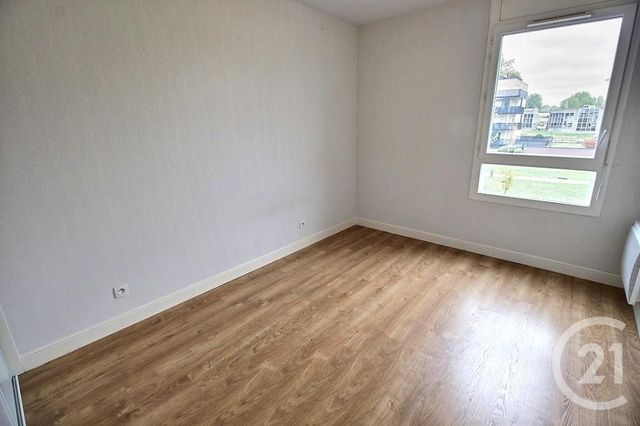 Appartement F3 à louer - 3 pièces - 65.48 m2 - BRUGES - 33 - AQUITAINE - Century 21 A.C.O.